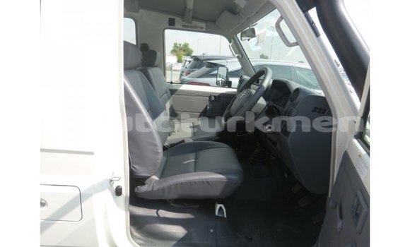 Buy Import Toyota Land Cruiser White Car in Import - Dubai in Ahal Buy Import Toyota Land Cruiser White Car in Import - Dubai in Ahal
