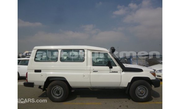 Buy Import Toyota Land Cruiser White Car in Import - Dubai in Ahal Buy Import Toyota Land Cruiser White Car in Import - Dubai in Ahal