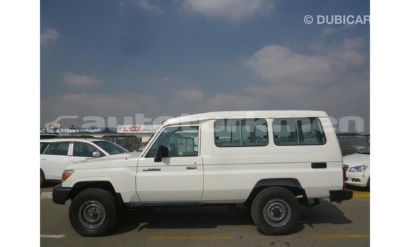 Buy Import Toyota Land Cruiser White Car in Import - Dubai in Ahal Buy Import Toyota Land Cruiser White Car in Import - Dubai in Ahal