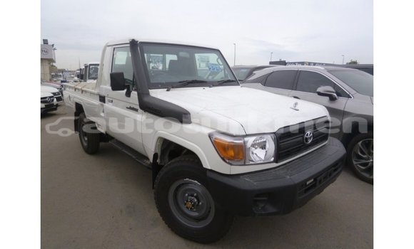 Buy Import Toyota Land Cruiser White Car in Import - Dubai in Ahal Buy Import Toyota Land Cruiser White Car in Import - Dubai in Ahal