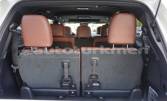 Buy Used Toyota Land Cruiser Prado White Car in Adyndaky in Balkan Buy Used Toyota Land Cruiser Prado White Car in Adyndaky in Balkan