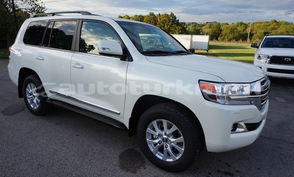 Buy Used Toyota Land Cruiser Prado White Car in Adyndaky in Balkan Buy Used Toyota Land Cruiser Prado White Car in Adyndaky in Balkan