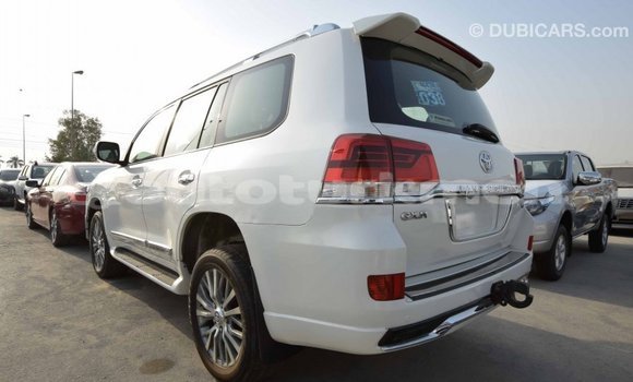 Buy Import Toyota Land Cruiser White Car in Import - Dubai in Ahal Buy Import Toyota Land Cruiser White Car in Import - Dubai in Ahal