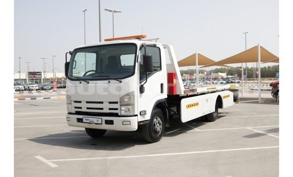 Buy Import Isuzu FTR 850 White Truck in Import - Dubai in Ahal
