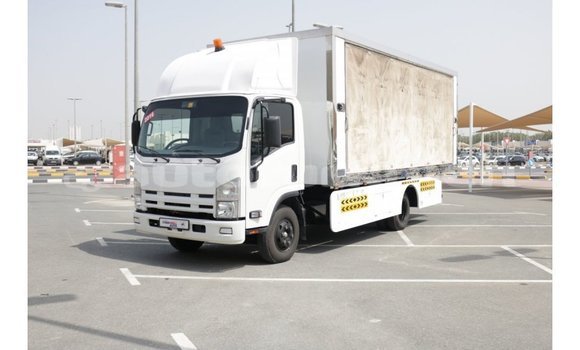 Buy Import Isuzu FTR 850 White Truck in Import - Dubai in Ahal