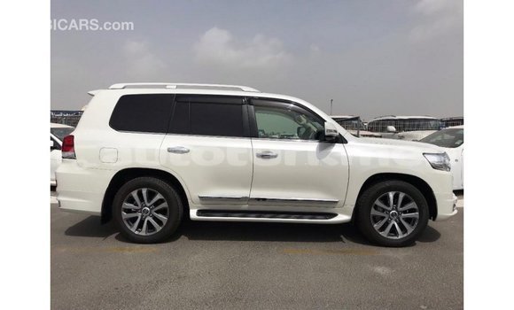 Buy Import Toyota Land Cruiser White Car in Import - Dubai in Ahal Buy Import Toyota Land Cruiser White Car in Import - Dubai in Ahal