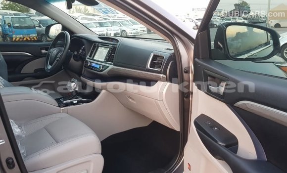 Buy Import Toyota Highlander Other Car in Import - Dubai in Ahal Buy Import Toyota Highlander Other Car in Import - Dubai in Ahal