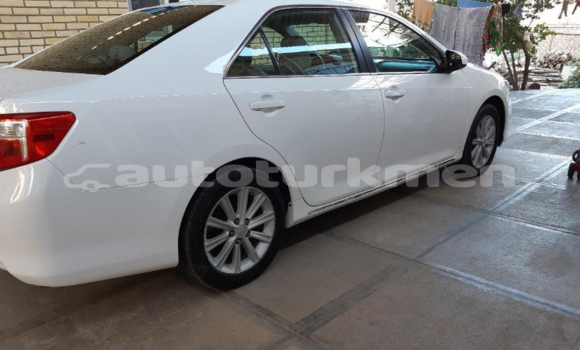 Buy Used Toyota Camry White Car in Asgabat in Asgabat