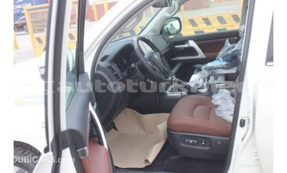 Buy Import Toyota Land Cruiser White Car in Import - Dubai in Ahal Buy Import Toyota Land Cruiser White Car in Import - Dubai in Ahal